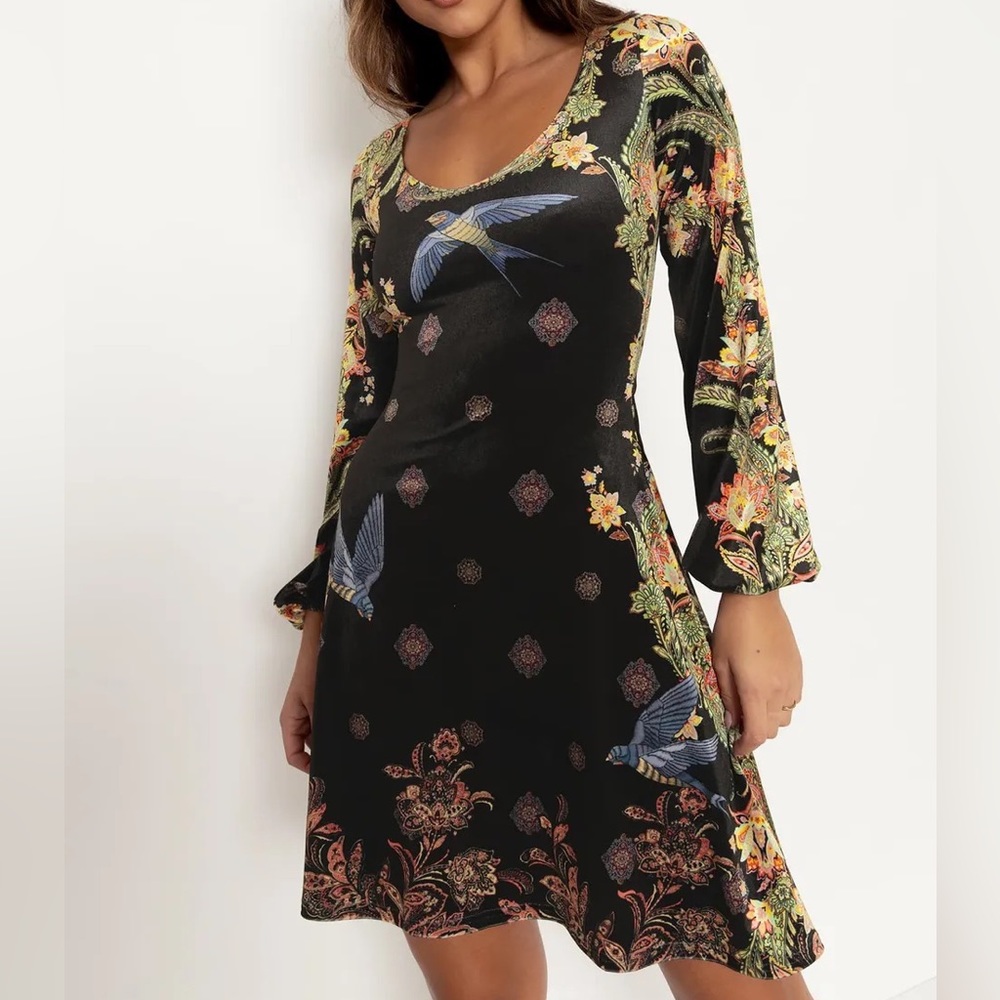 Blackmilk “WAITING IN THE WINGS VELVET BISHOP LONGLINE DRESS” Size Medium M NWT - Picture 5 of 16